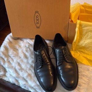 Tod's Black Leather Oxford Shoes Sleek Formal Design